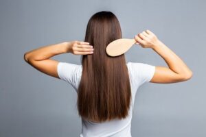 Lee más sobre el artículo Cuidado del Cabello: Por Qué los Productos Naturales Son Tu Mejor Aliado